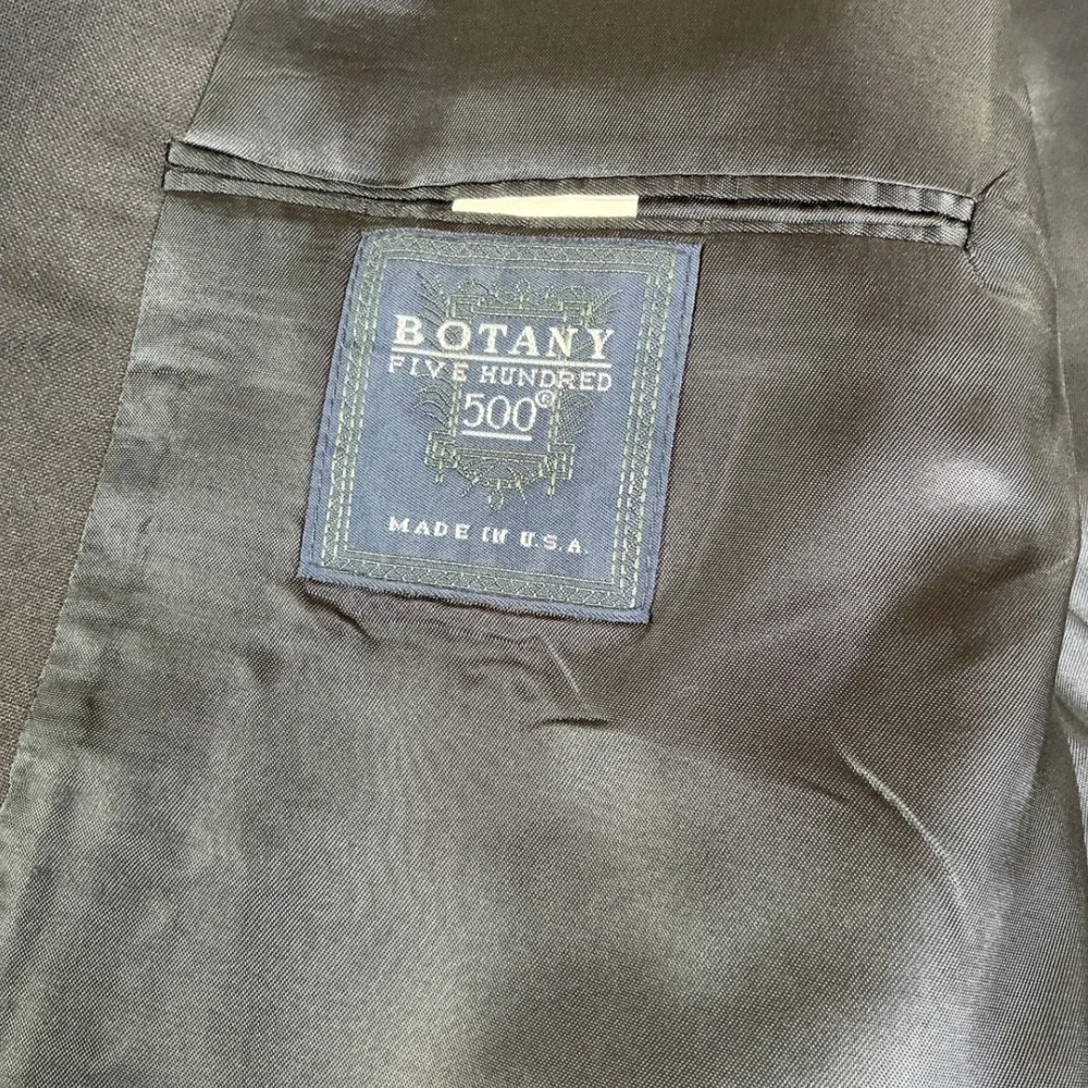 Botany 500 Blazer Men 48L Navy Blue Gold Crest Buttons Made in USA Vintage